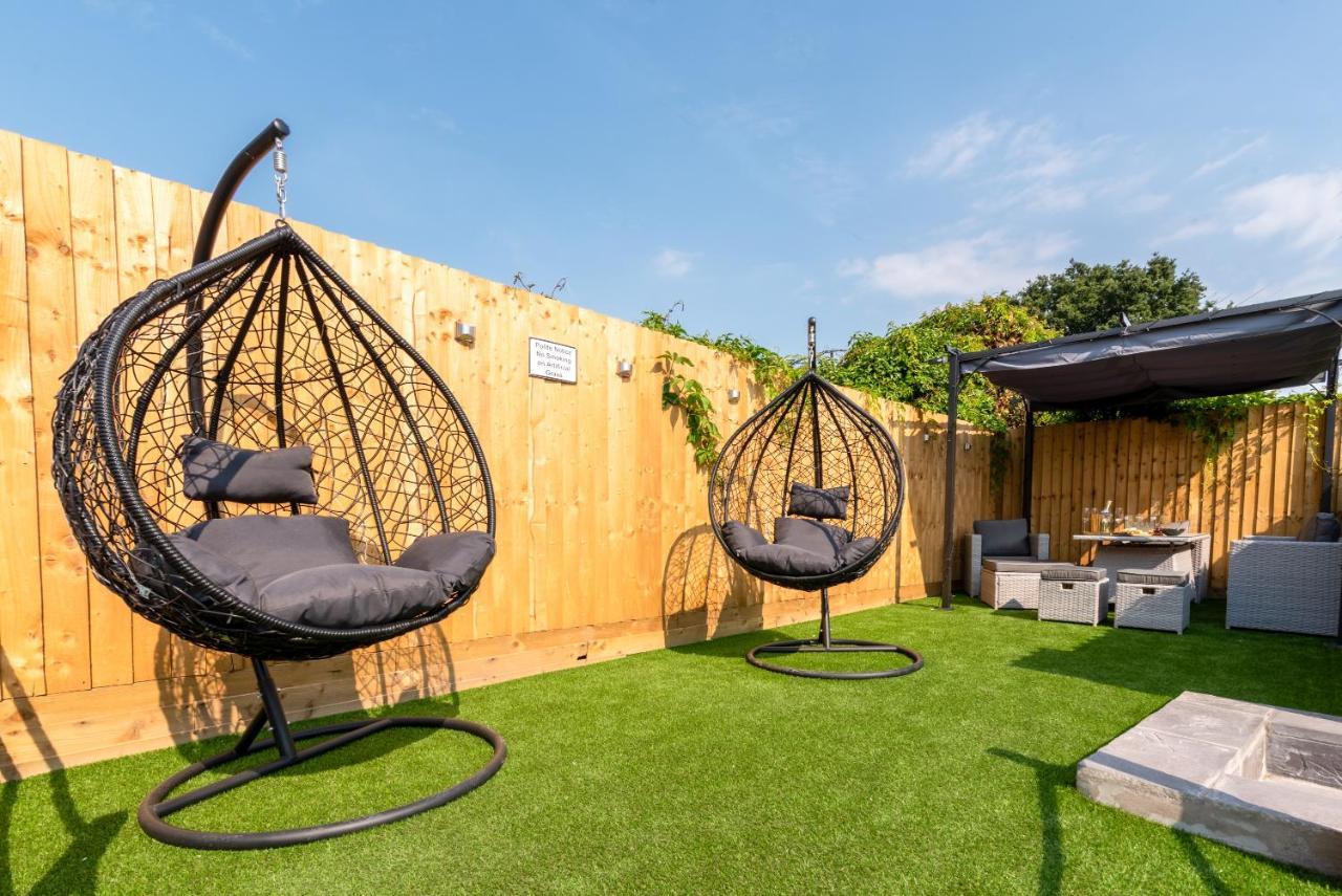Exquisite Cardiff Apartments- With Garden Lounge & Games Room מראה חיצוני תמונה