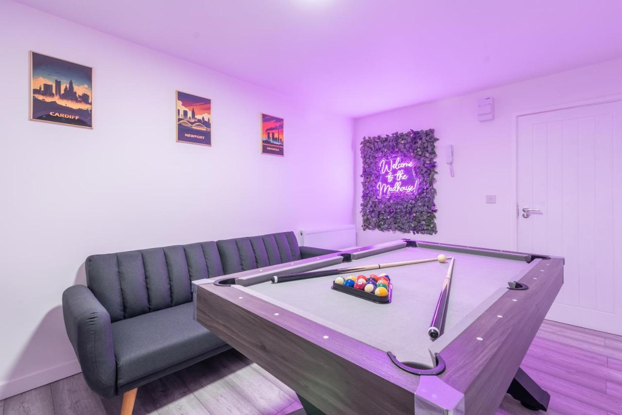 Exquisite Cardiff Apartments- With Garden Lounge & Games Room מראה חיצוני תמונה