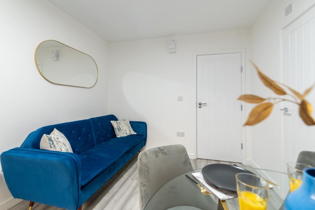 Exquisite Cardiff Apartments- With Garden Lounge & Games Room מראה חיצוני תמונה