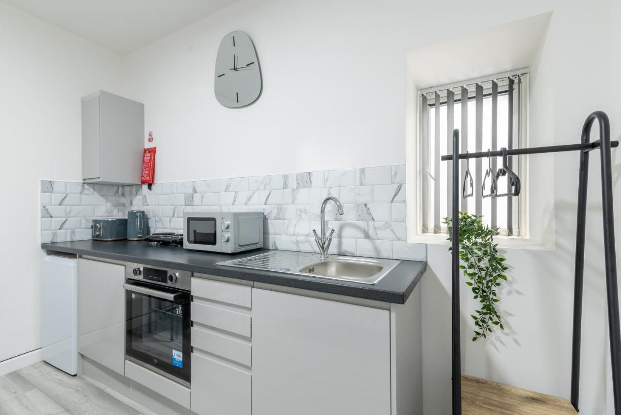 Exquisite Cardiff Apartments- With Garden Lounge & Games Room מראה חיצוני תמונה