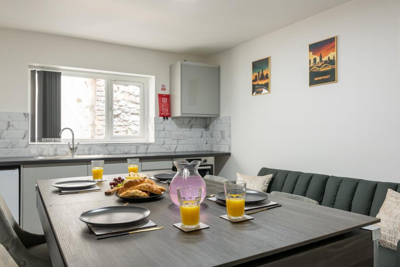 Exquisite Cardiff Apartments- With Garden Lounge & Games Room מראה חיצוני תמונה