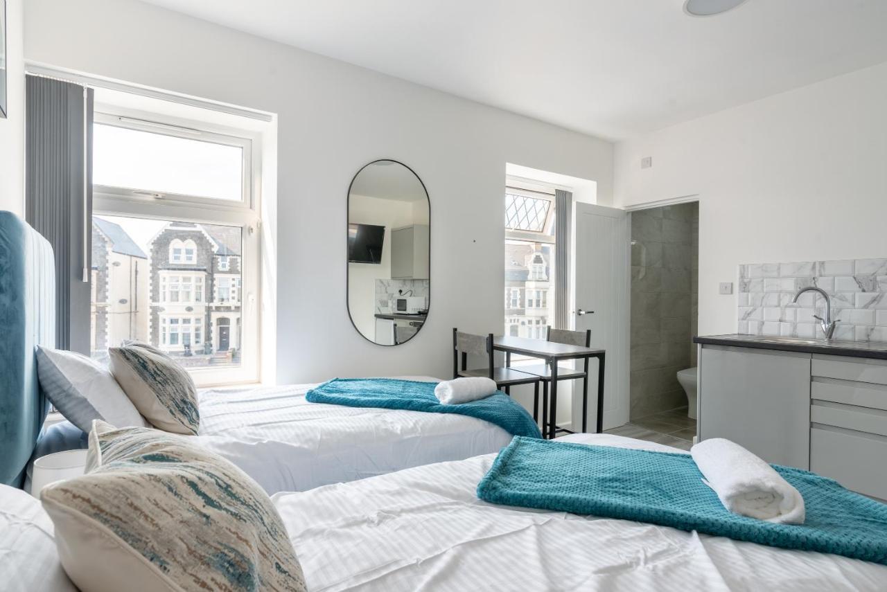 Exquisite Cardiff Apartments- With Garden Lounge & Games Room מראה חיצוני תמונה